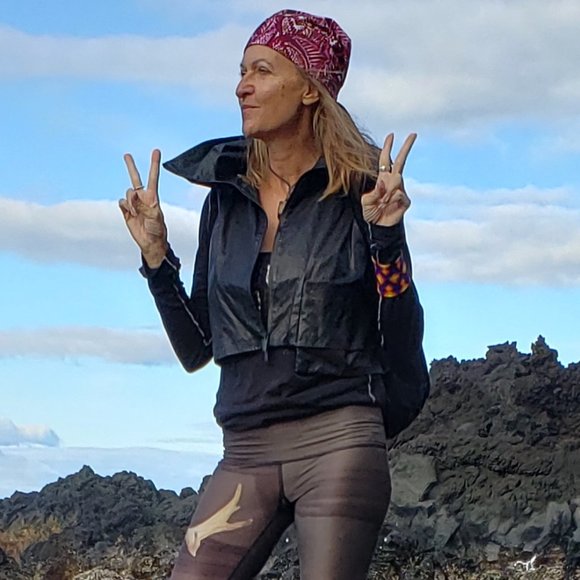 Studio b3 Vest Pleatherette Hip high collar + cropped Cell phone pocket - Picture 3 of 8